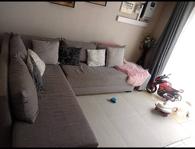 2 BEDROOM APARTMENT FOR SALE IN THE ORCHARDS